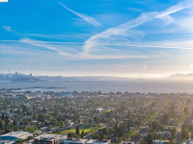 2550 Dana St 5F, Berkeley, CA 94704