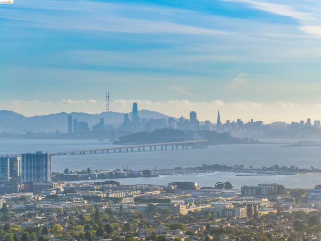 2550 Dana St 5F, Berkeley, CA 94704