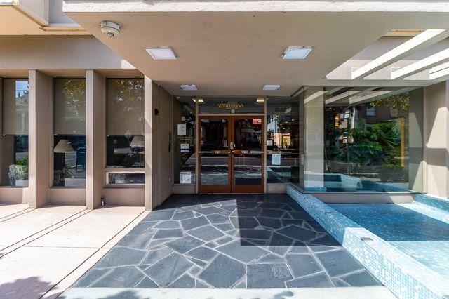 2550 Dana St 5F, Berkeley, CA 94704