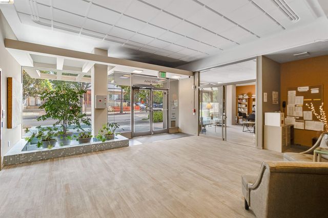 2550 Dana St 5F, Berkeley, CA 94704