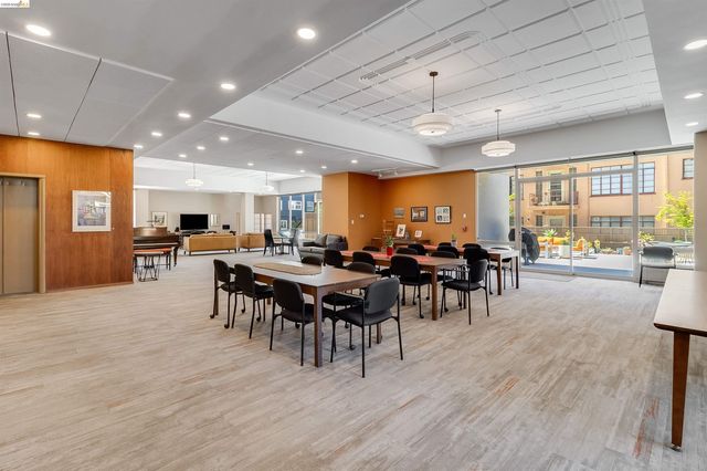 2550 Dana St 5F, Berkeley, CA 94704