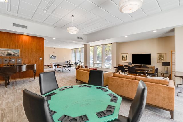 2550 Dana St 5F, Berkeley, CA 94704