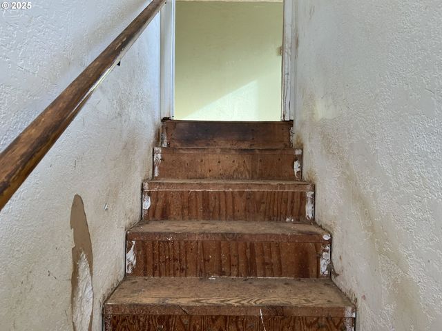 1032 MARINA HEIGHTS Rd, Brookings, OR 97415