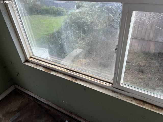 1032 MARINA HEIGHTS Rd, Brookings, OR 97415