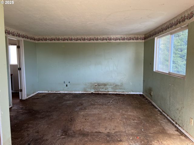 1032 MARINA HEIGHTS Rd, Brookings, OR 97415