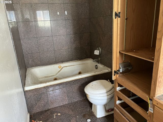 1032 MARINA HEIGHTS Rd, Brookings, OR 97415