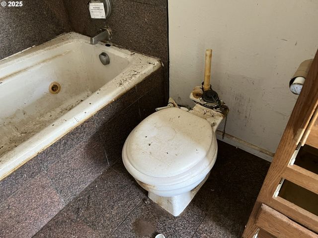 1032 MARINA HEIGHTS Rd, Brookings, OR 97415