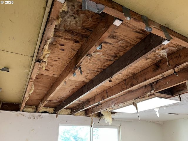 1032 MARINA HEIGHTS Rd, Brookings, OR 97415