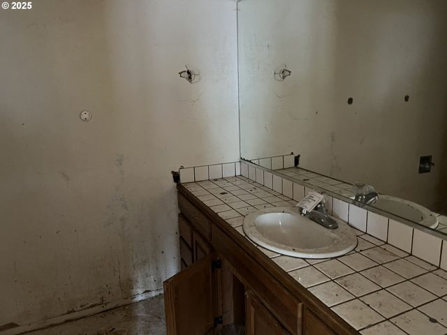 1032 MARINA HEIGHTS Rd, Brookings, OR 97415