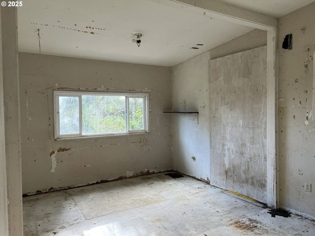 1032 MARINA HEIGHTS Rd, Brookings, OR 97415