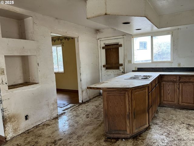 1032 MARINA HEIGHTS Rd, Brookings, OR 97415