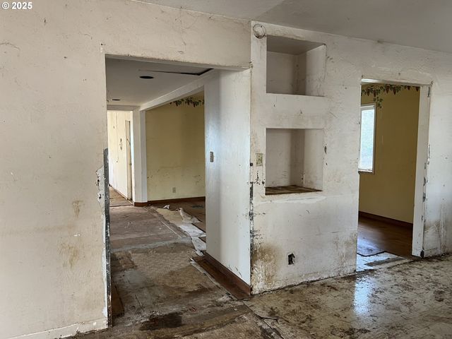 1032 MARINA HEIGHTS Rd, Brookings, OR 97415