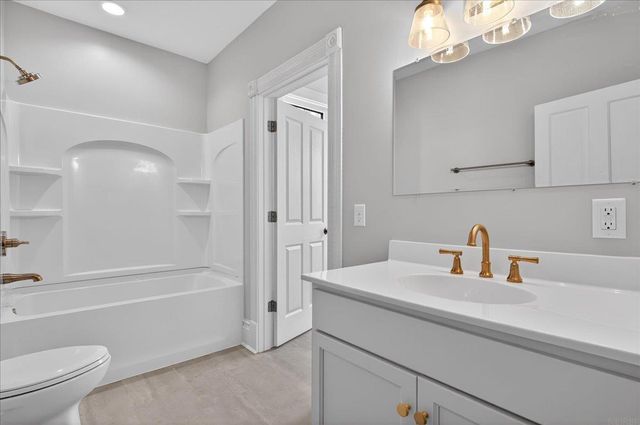 337 Almond Street, Waterloo, IA 50703