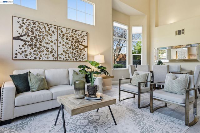 6031 Hedgecrest Cir, San Ramon, CA 94582