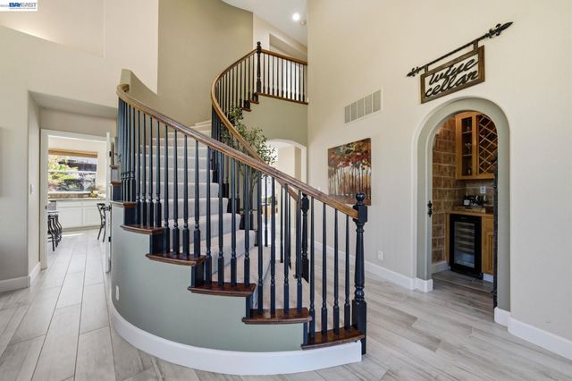 6031 Hedgecrest Cir, San Ramon, CA 94582