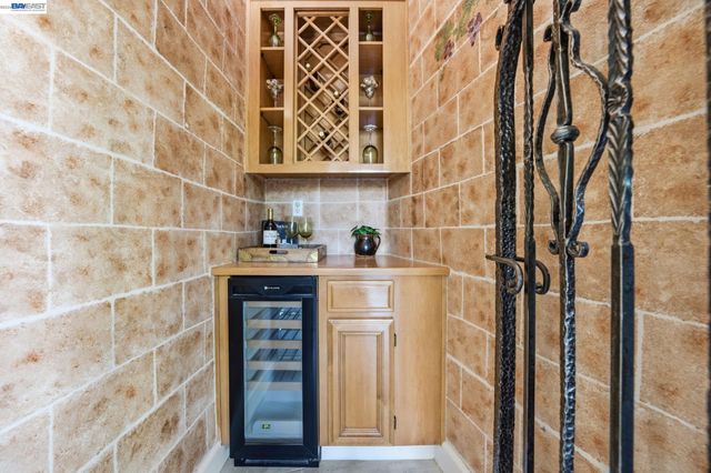 6031 Hedgecrest Cir, San Ramon, CA 94582