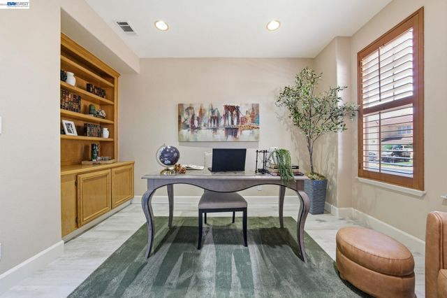 6031 Hedgecrest Cir, San Ramon, CA 94582