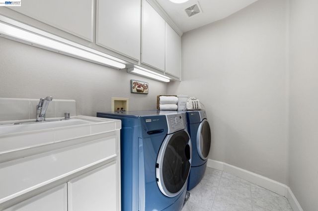 6031 Hedgecrest Cir, San Ramon, CA 94582