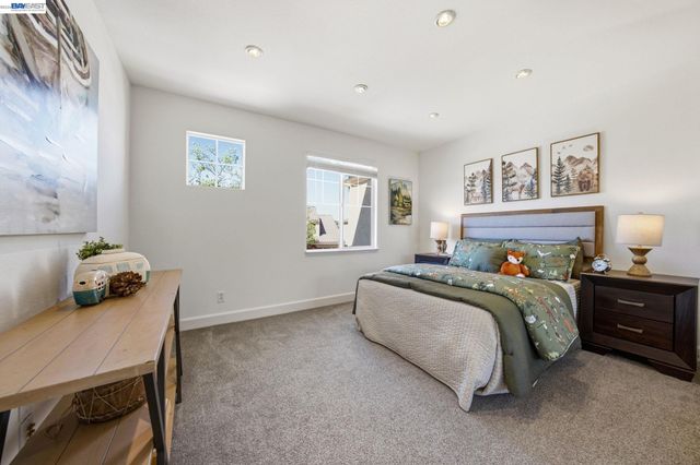 6031 Hedgecrest Cir, San Ramon, CA 94582