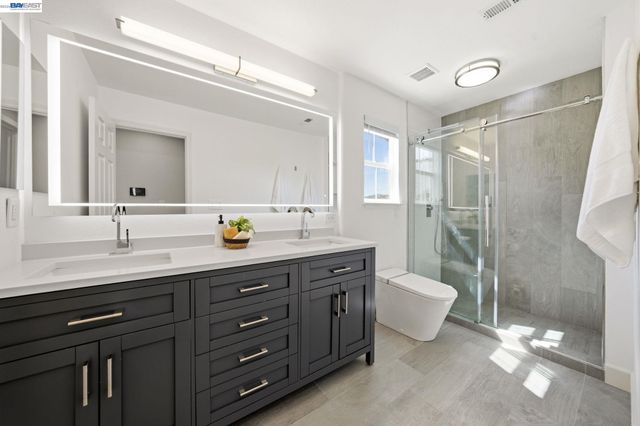 6031 Hedgecrest Cir, San Ramon, CA 94582