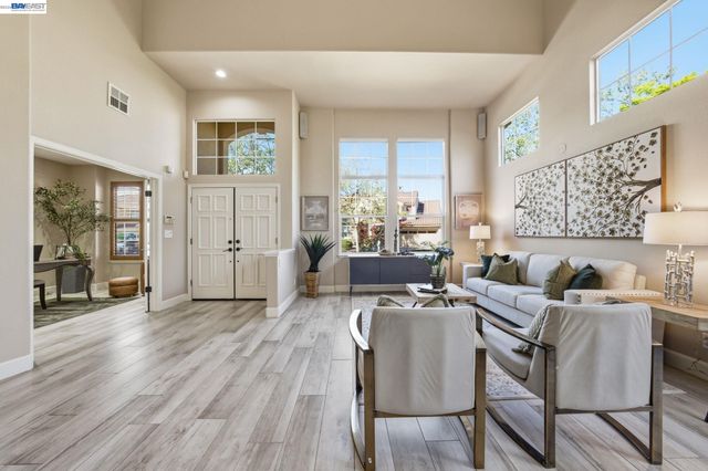 6031 Hedgecrest Cir, San Ramon, CA 94582