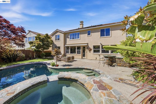6031 Hedgecrest Cir, San Ramon, CA 94582