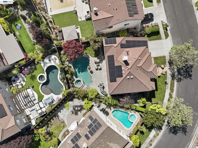 6031 Hedgecrest Cir, San Ramon, CA 94582