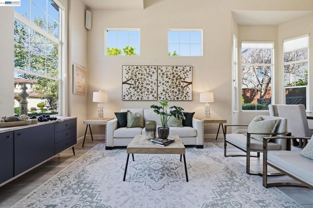 6031 Hedgecrest Cir, San Ramon, CA 94582