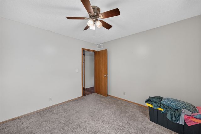 2153 S Lark Ct, Wichita, KS 67209