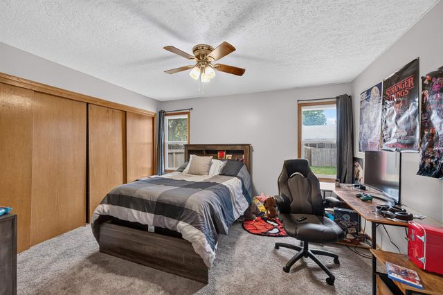 2153 S Lark Ct, Wichita, KS 67209