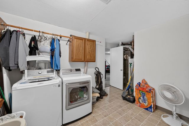2153 S Lark Ct, Wichita, KS 67209