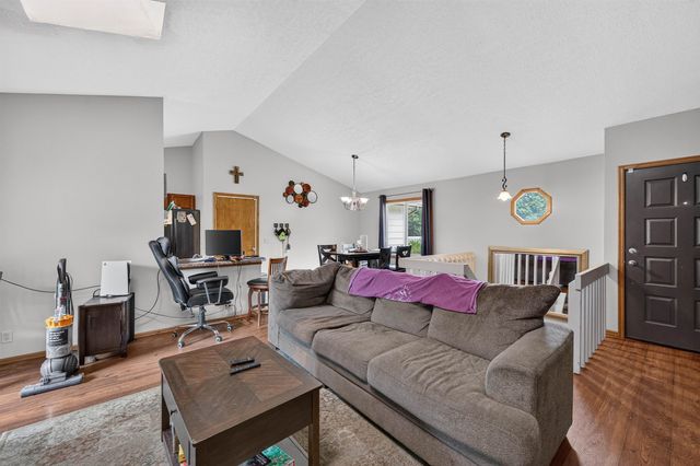 2153 S Lark Ct, Wichita, KS 67209