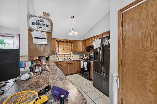 2153 S Lark Ct, Wichita, KS 67209
