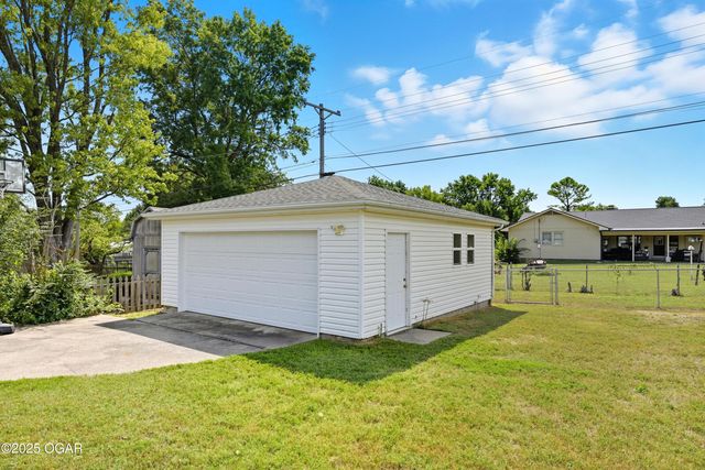 1012 Euclid Boulevard, Carthage, MO 64836