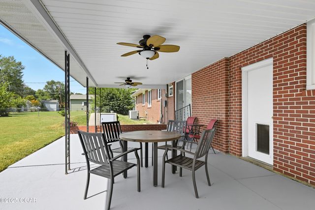 1012 Euclid Boulevard, Carthage, MO 64836