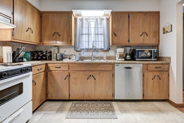 1012 Euclid Boulevard, Carthage, MO 64836