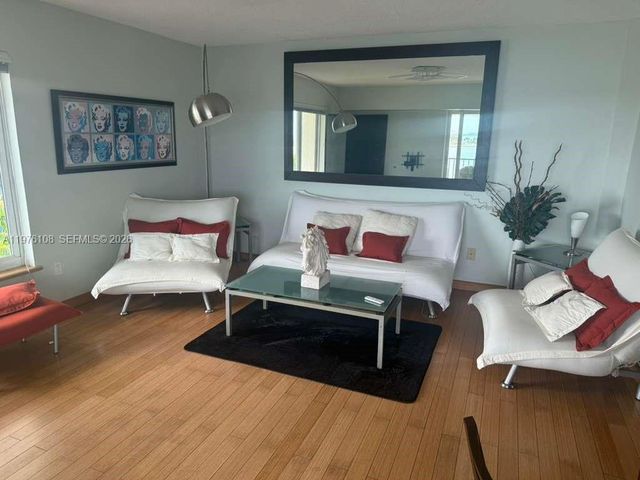 2201 Brickell Ave 98, Miami, FL 33129