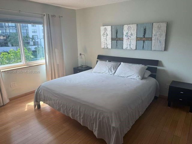 2201 Brickell Ave 98, Miami, FL 33129