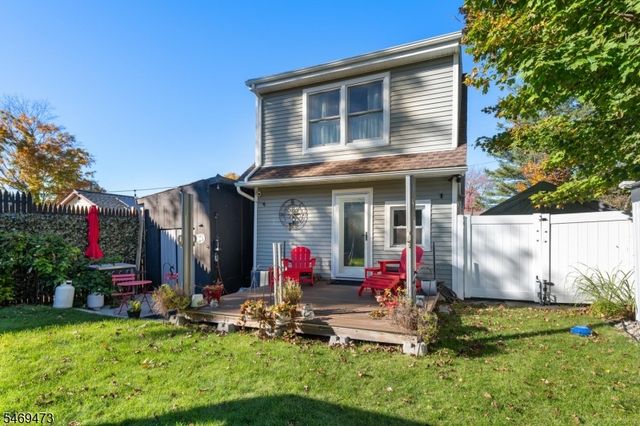 59 Fairview Dr, West Milford Twp., NJ 07421