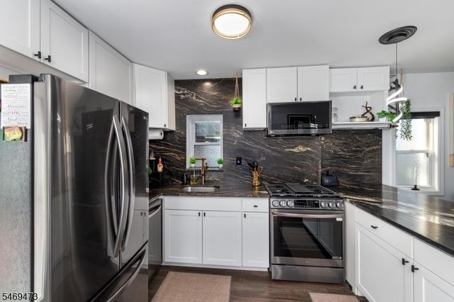 59 Fairview Dr, West Milford Twp., NJ 07421