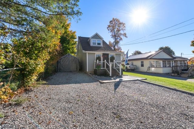 59 Fairview Dr, West Milford Twp., NJ 07421