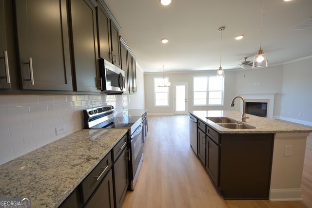 3825 Billabong Trail, Gainesville, GA 30506