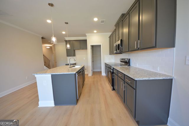 3825 Billabong Trail, Gainesville, GA 30506