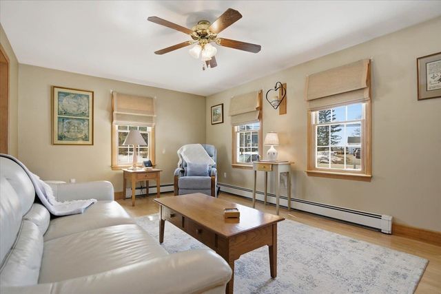 337 Exeter Road, Hampton Falls, NH 03844