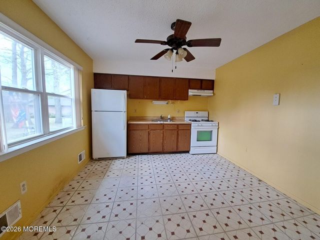 736 Kevin Court, Brick, NJ 08724