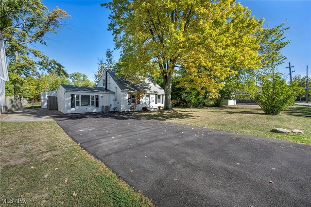 7325 Adkins Road, Mentor, OH 44060