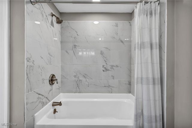 7325 Adkins Road, Mentor, OH 44060