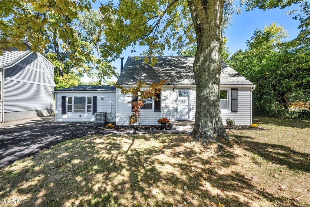 7325 Adkins Road, Mentor, OH 44060