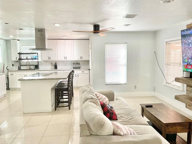616 Kansas Street, Pasadena, TX 77506