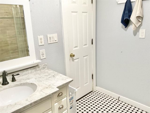 616 Kansas Street, Pasadena, TX 77506